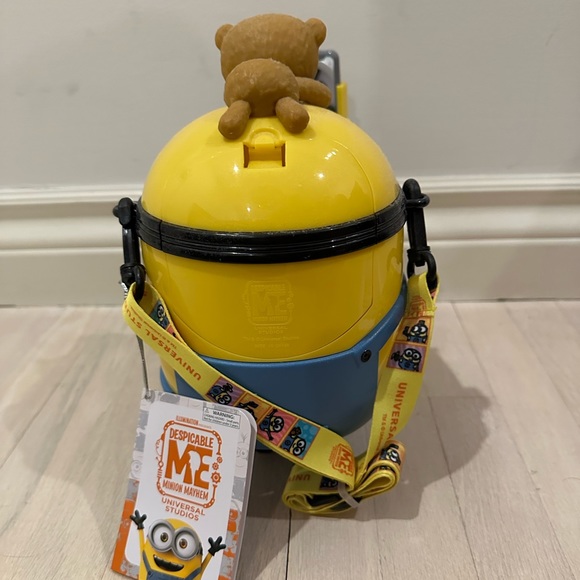 Universal Studios Minion Selfie Bob & Tim Collectible Popcorn Bucket NWT - Picture 7 of 8